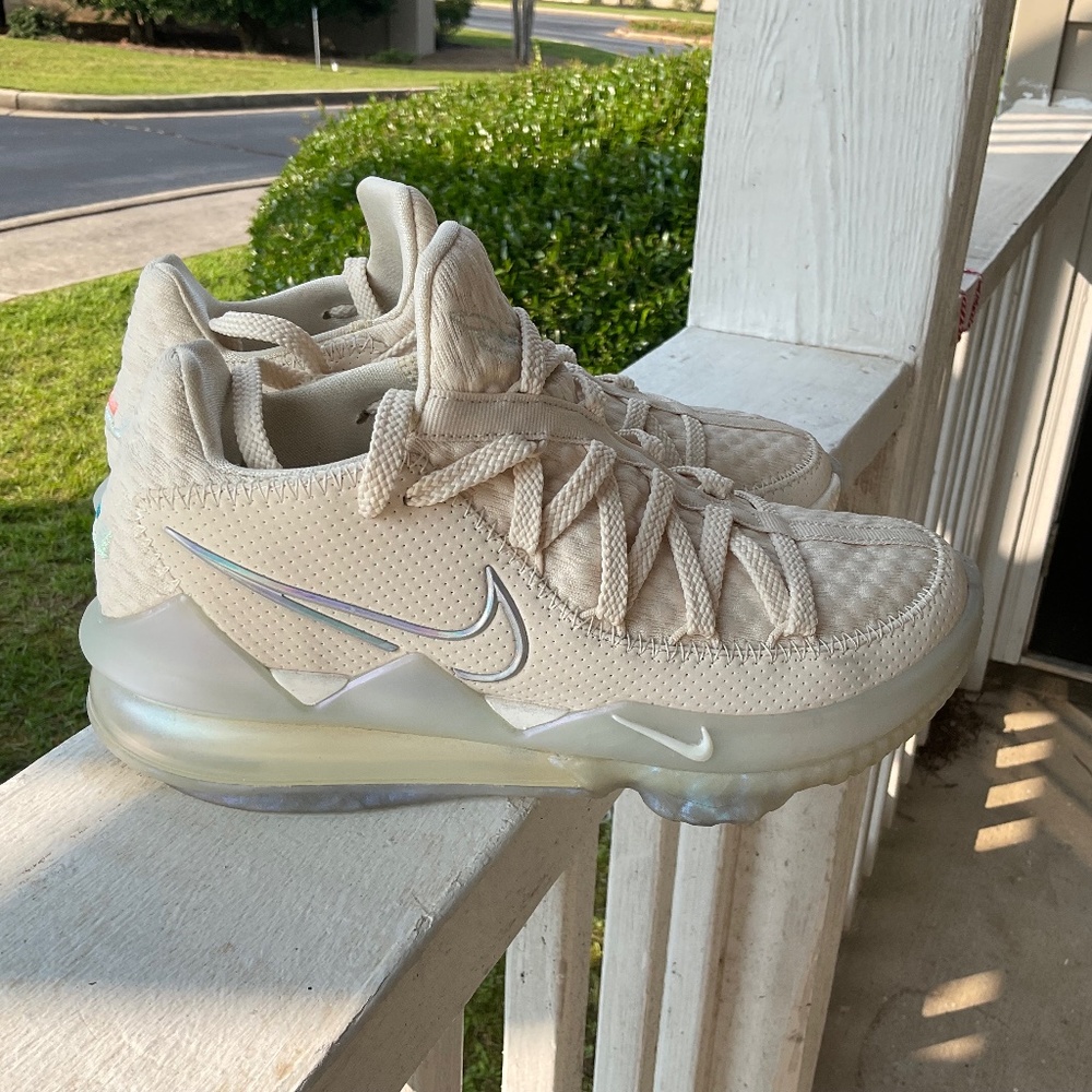 [Like New] Nike LeBron Low shoes | Size 5